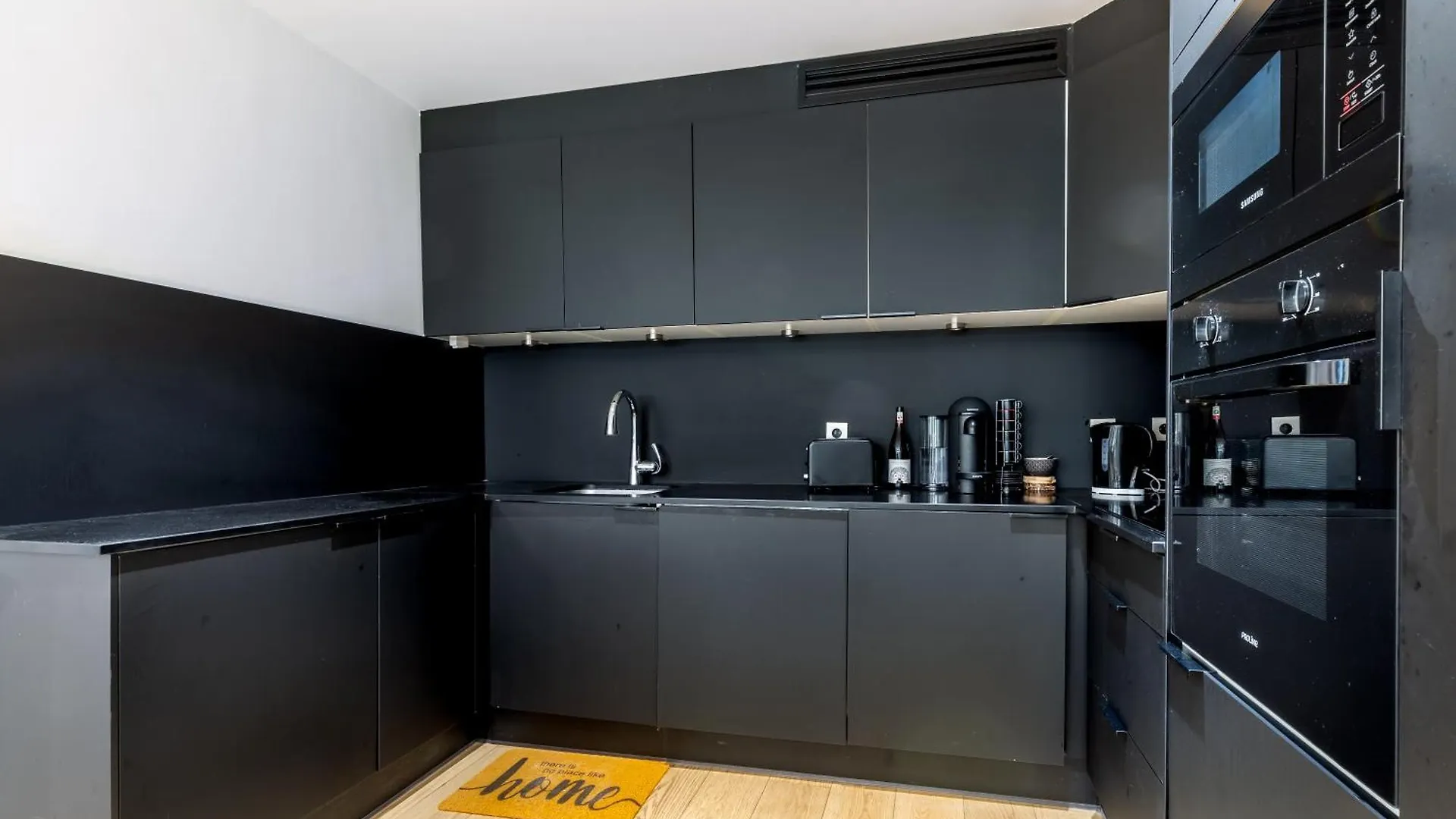 Lavie Maison Jardin A Montmartre パリ