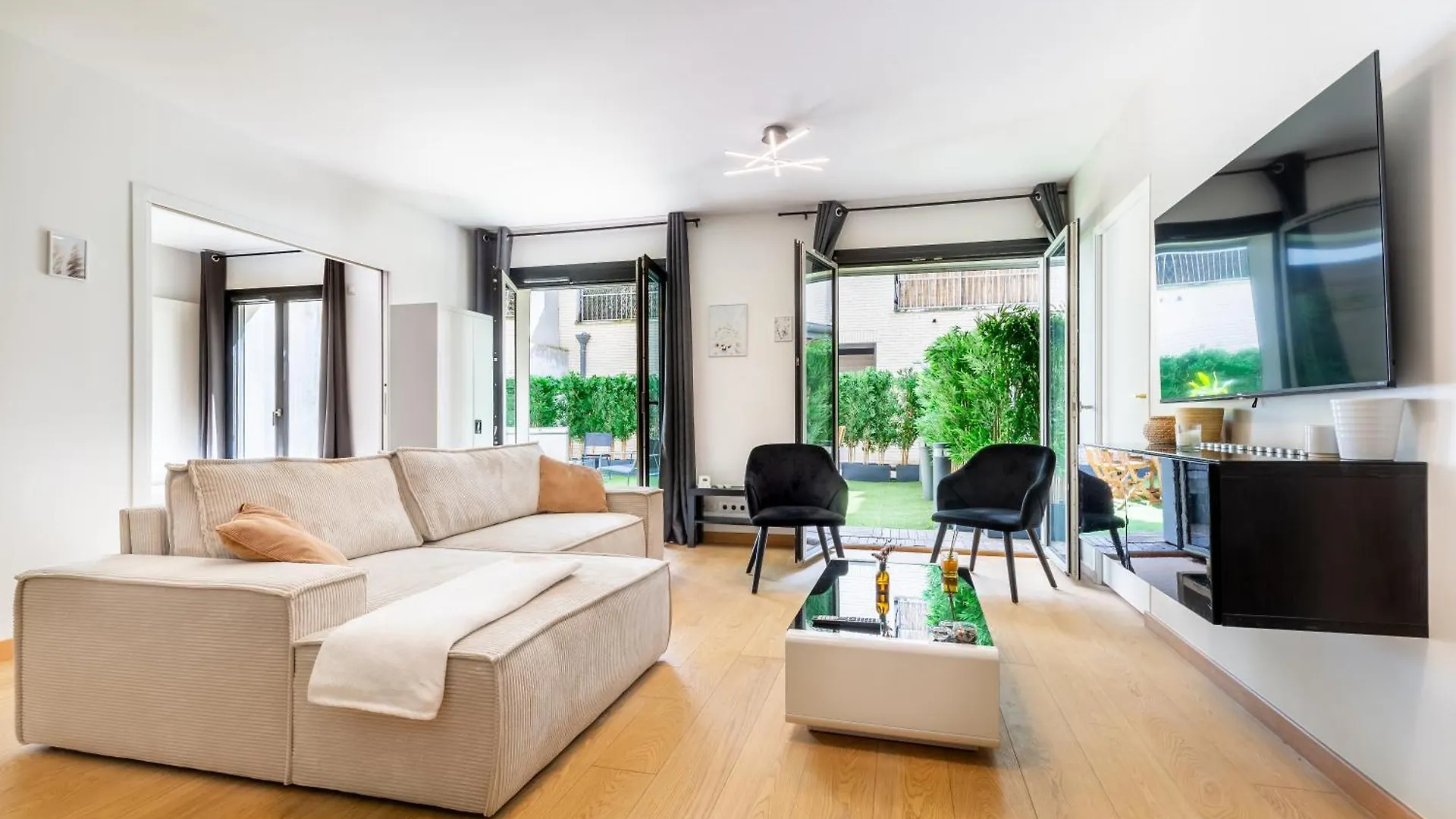 Lavie Maison Jardin A Montmartre Apartment