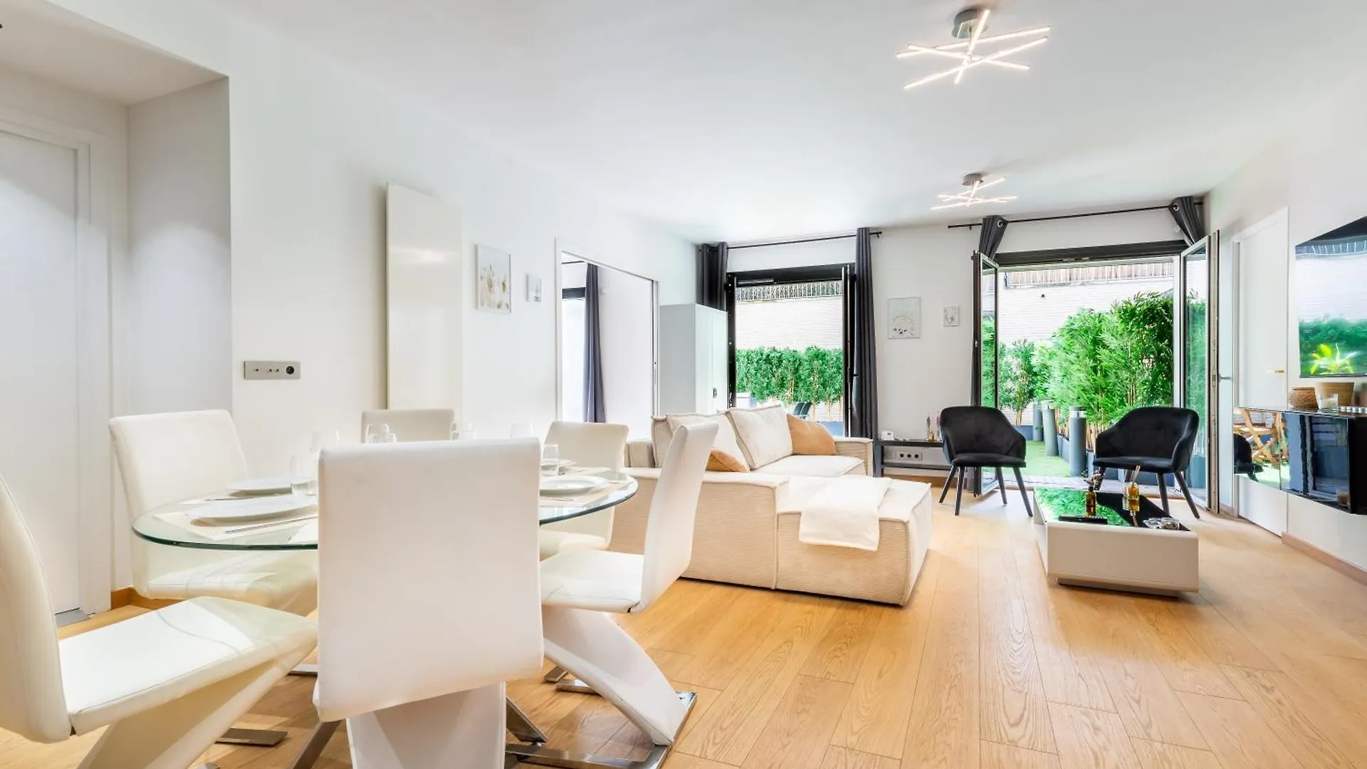 Lavie Maison Jardin A Montmartre Apartment